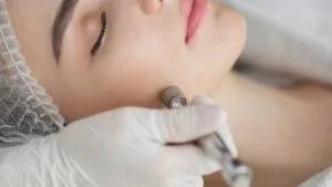 Atención y procedimientos básicos en servicios de estética