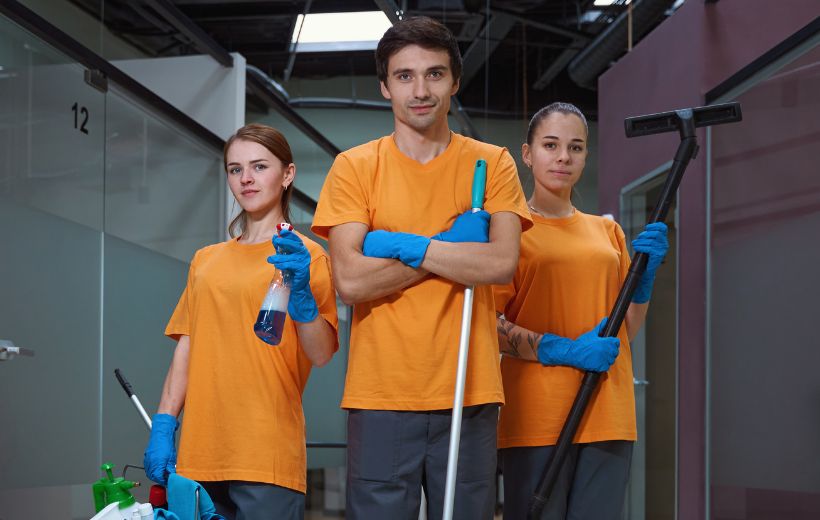 Limpieza en espacios abiertos e instalaciones industriales